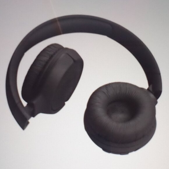 JBL TUNE 520BT ONEAR SOUND ISOLATING BLUETOOTH HEADPHONES MODEL # JBLT520BTBLKAM - Picture 8 of 11